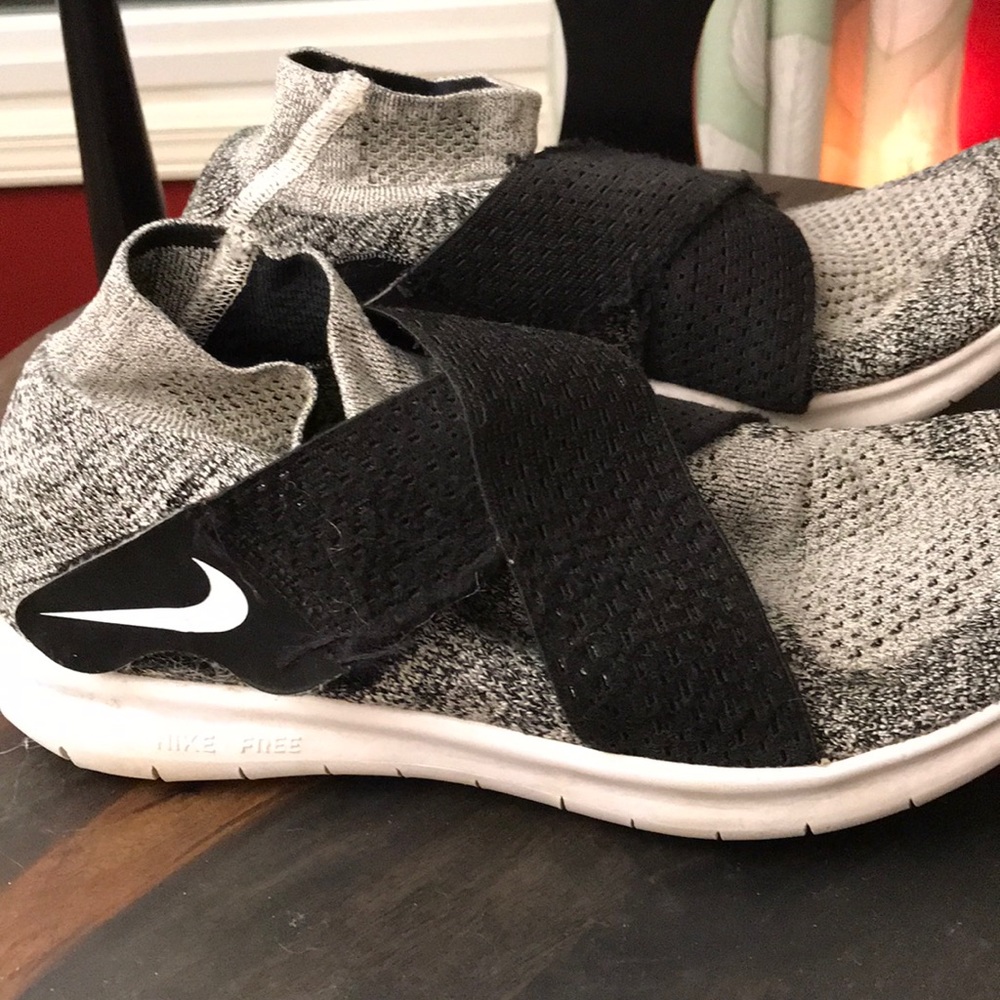 Gently used Boys Nike shoes